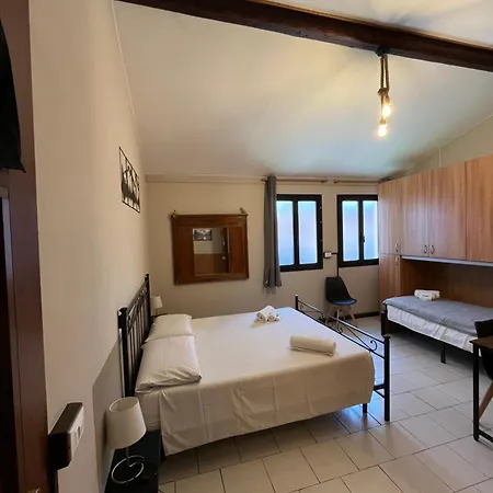 加佐拉住宿加早餐旅馆 *